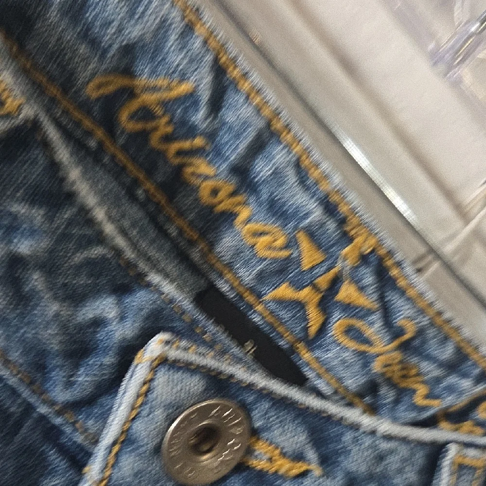 Arizona Jean Company Blue Denim Flare Jeans with Floral Patchwork - Picture 9 of 16